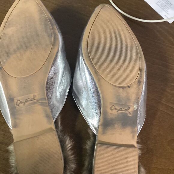 #308 QUPID Metallic Silver Fur Lined Flats - Picture 10 of 11